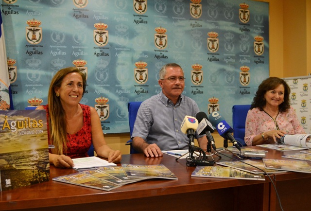 El tradicional “Libro de Verano” muestra una buena parte del pasado y presente de Águilas 
