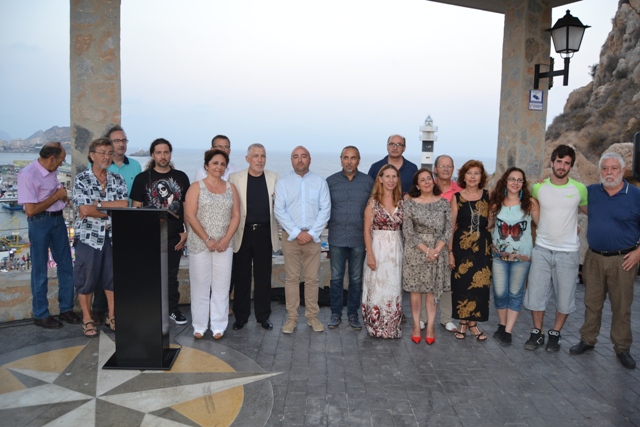 Poesía al amparo del faro de Punta Negra