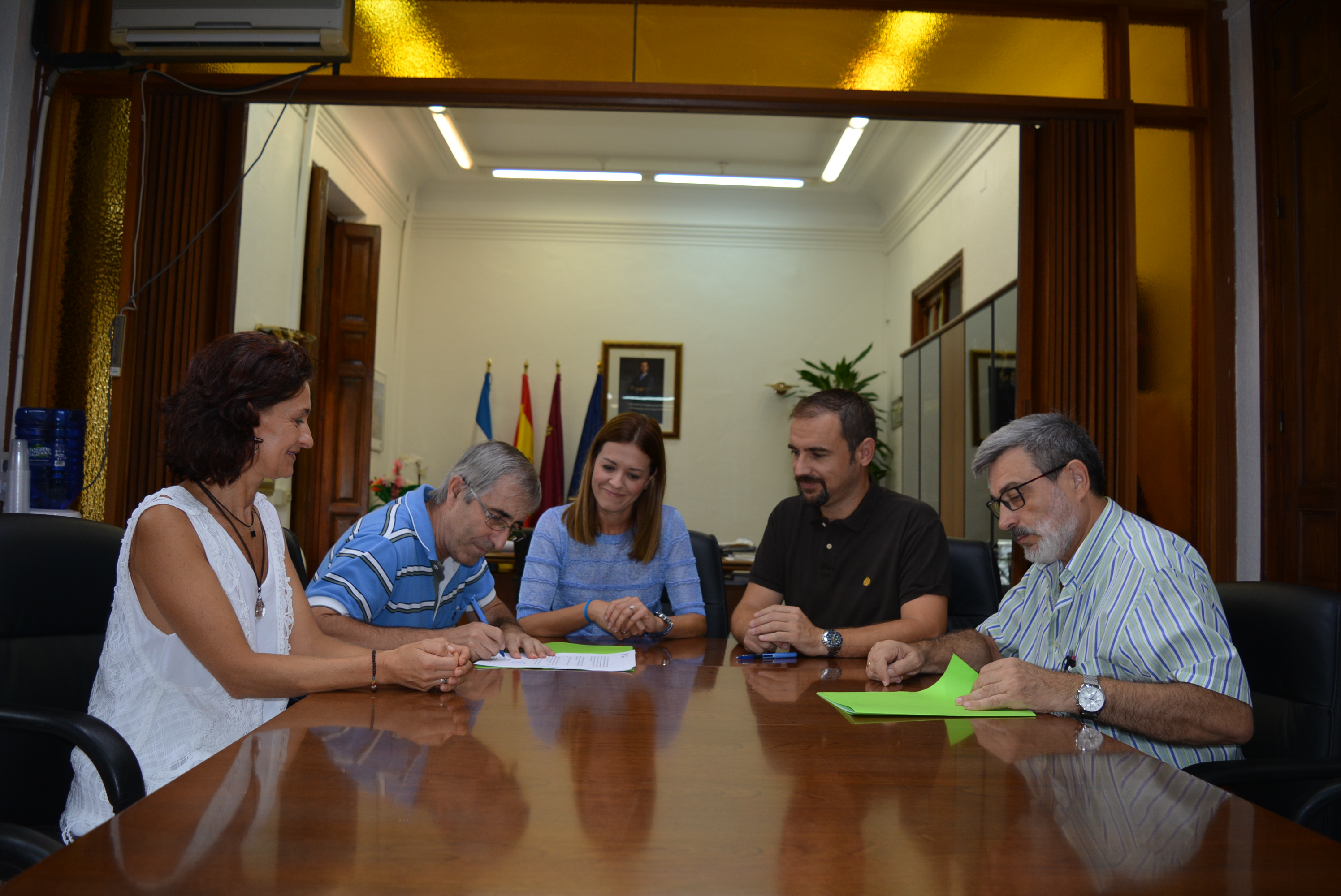 Se han cubierto dos plazas de Auxiliar Administrativo por promoción Interna