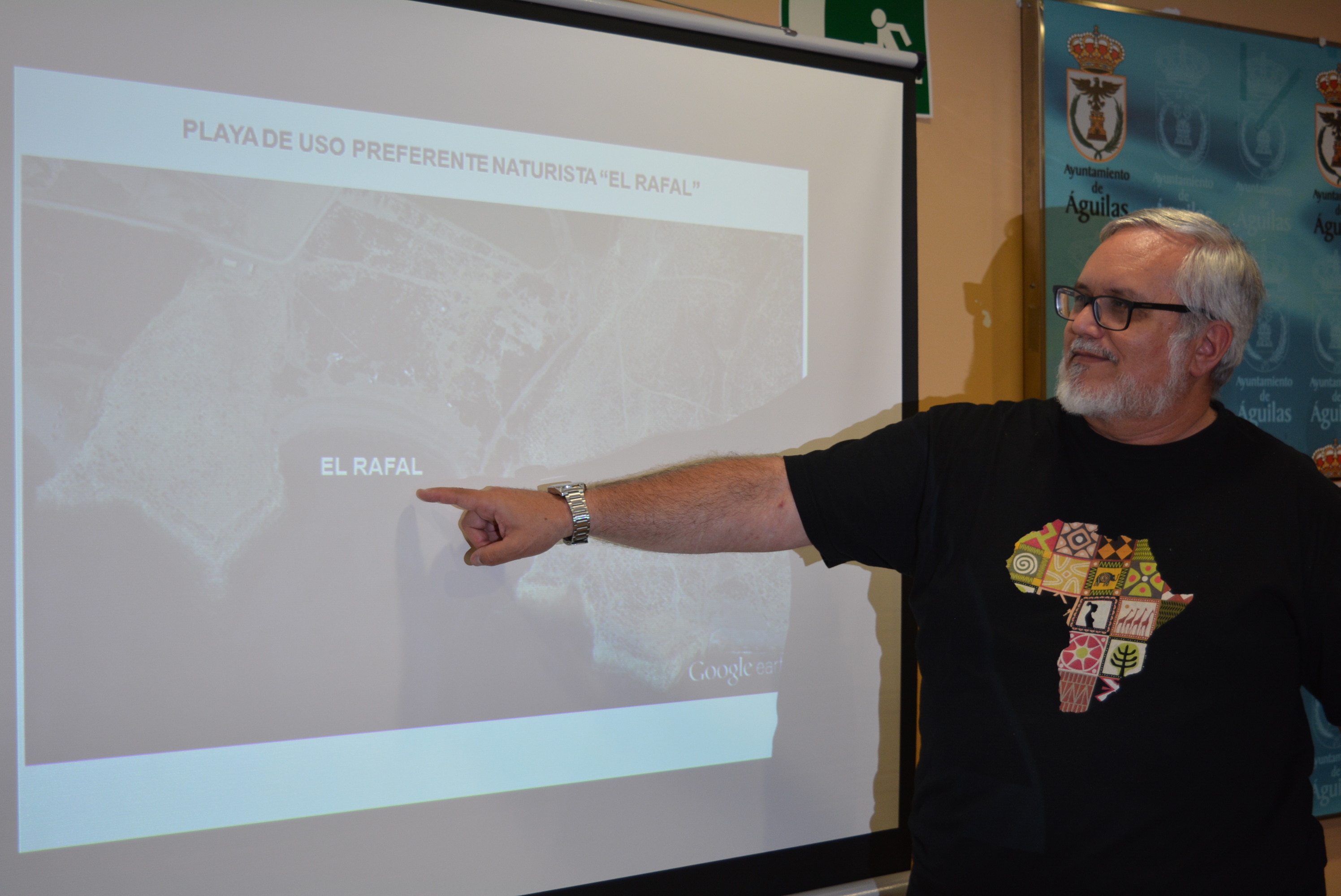 La playa de El Rafal es desde hoy de uso preferente naturista