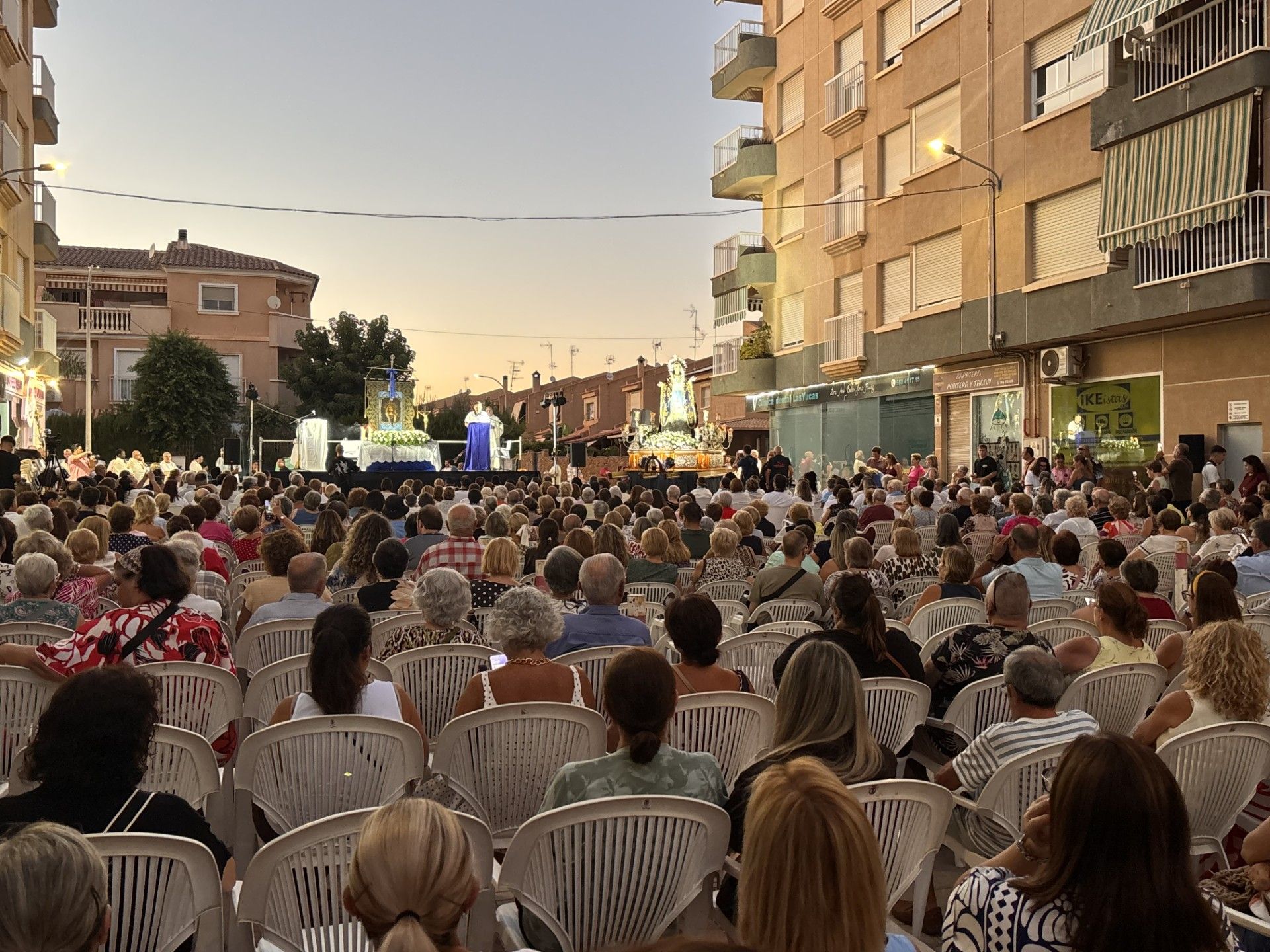 La patrona de Águilas, Nuestra Señora de los Dolores, visita el barrio de Las Yucas con motivo de su festividad