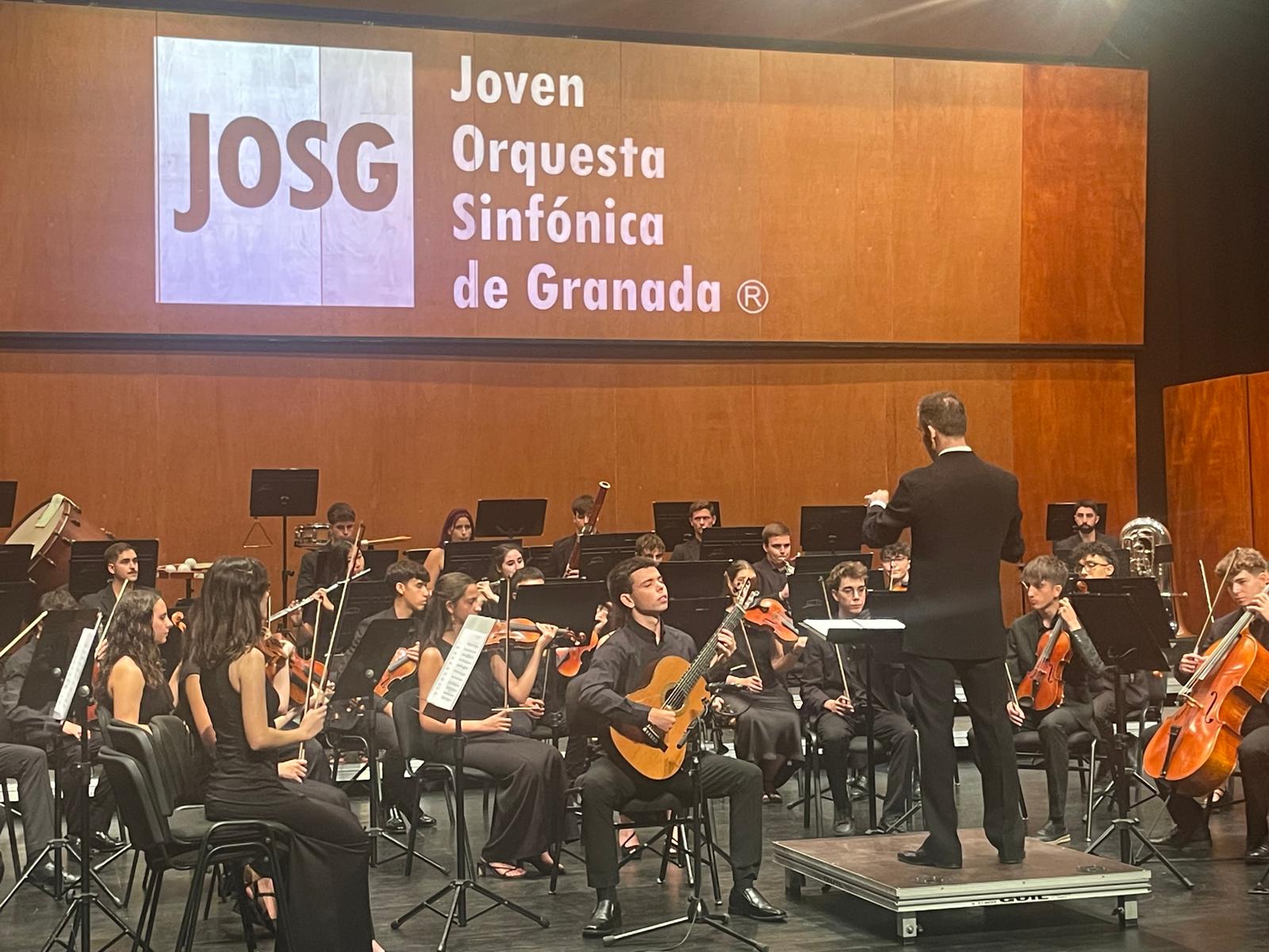 Edmon Levon dirige a la Joven Orquesta Sinfónica de Granada en la inauguración del Ciclo de Orquestas Jóvenes de Águilas