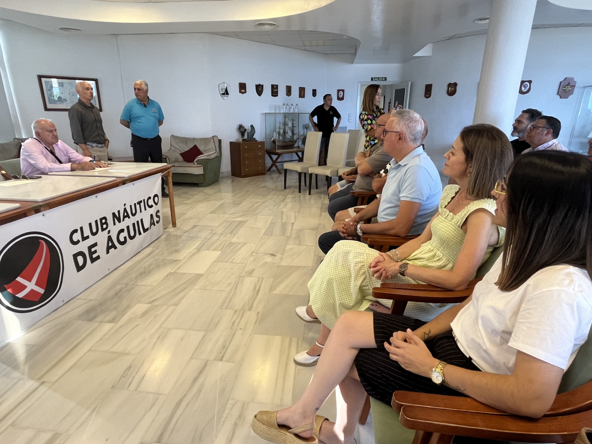 El Club Náutico organiza una interesante charla sobre seguridad en las actividades marítimas