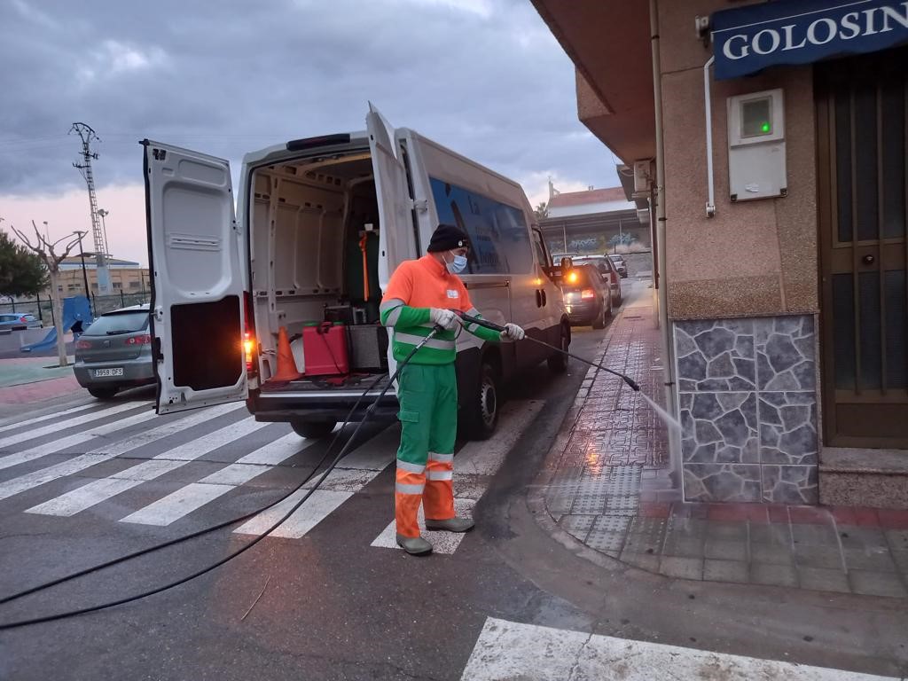 El Ayuntamiento lleva a cabo una actuación de limpieza en profundidad en la “Huerta de Arriba”