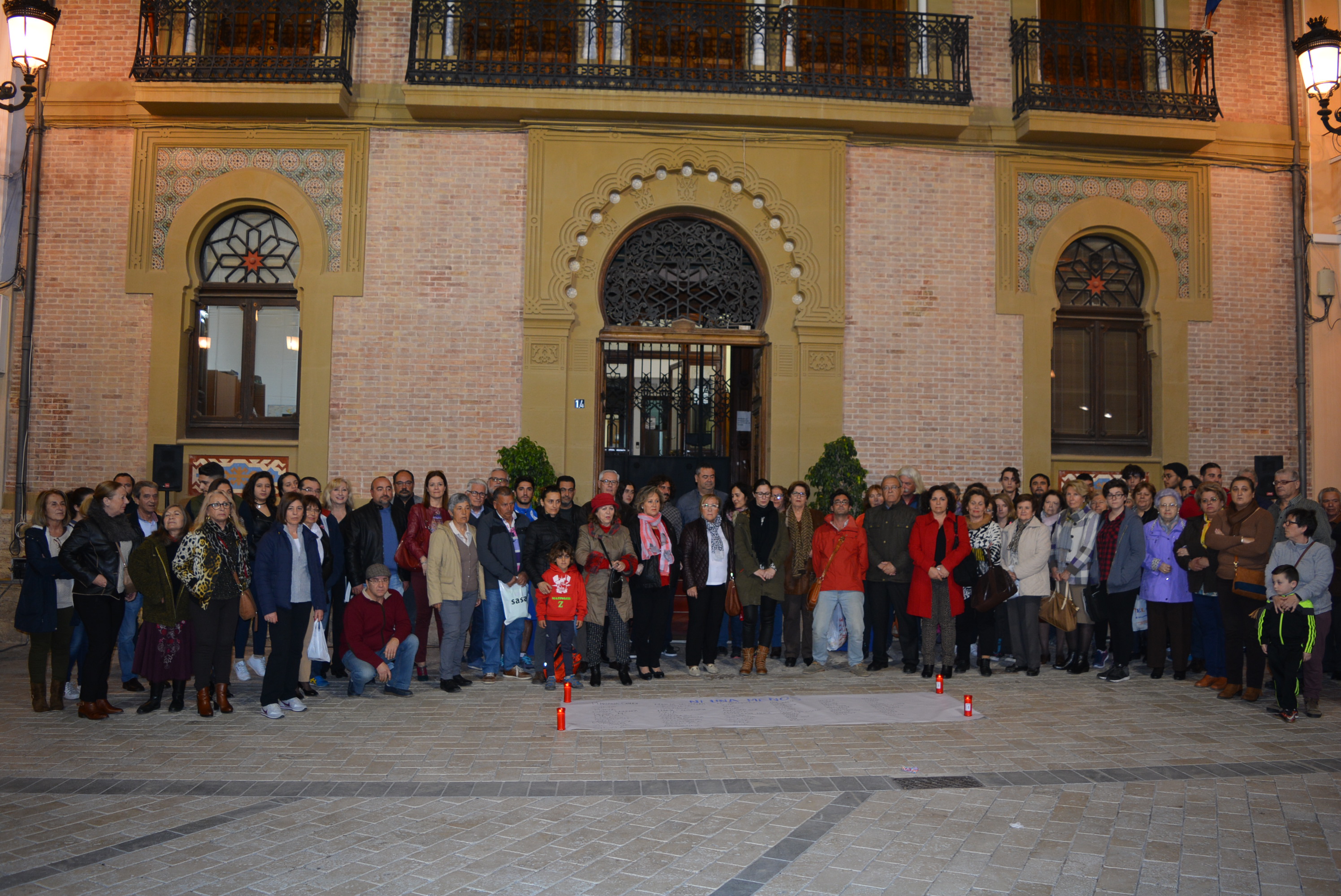 Águilas vuelve a mostrar su repulsa contra los actos de violencia machista