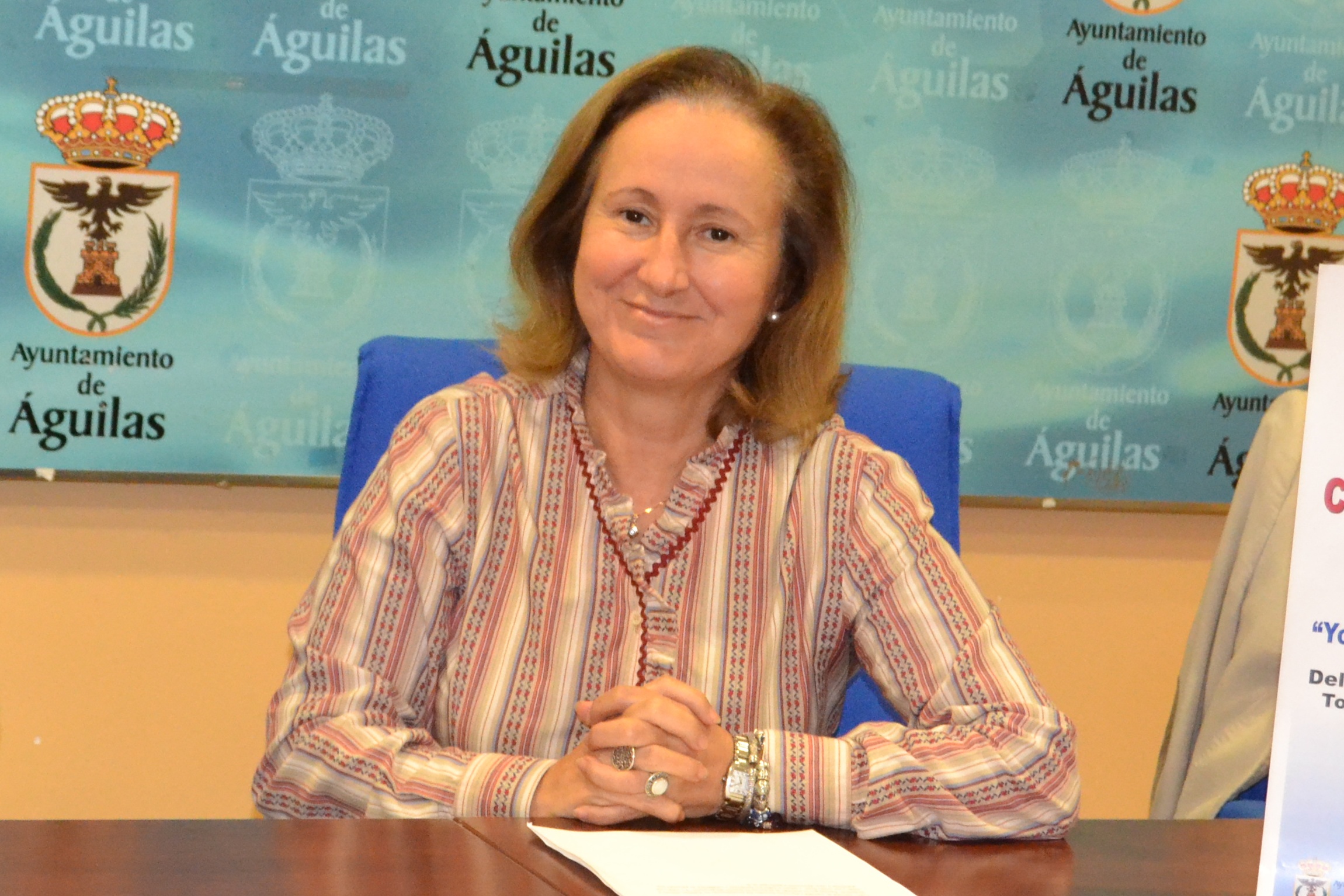 El Ayuntamiento de Águilas hace una donación a la campaña navideña de Cáritas y Hogar Betania