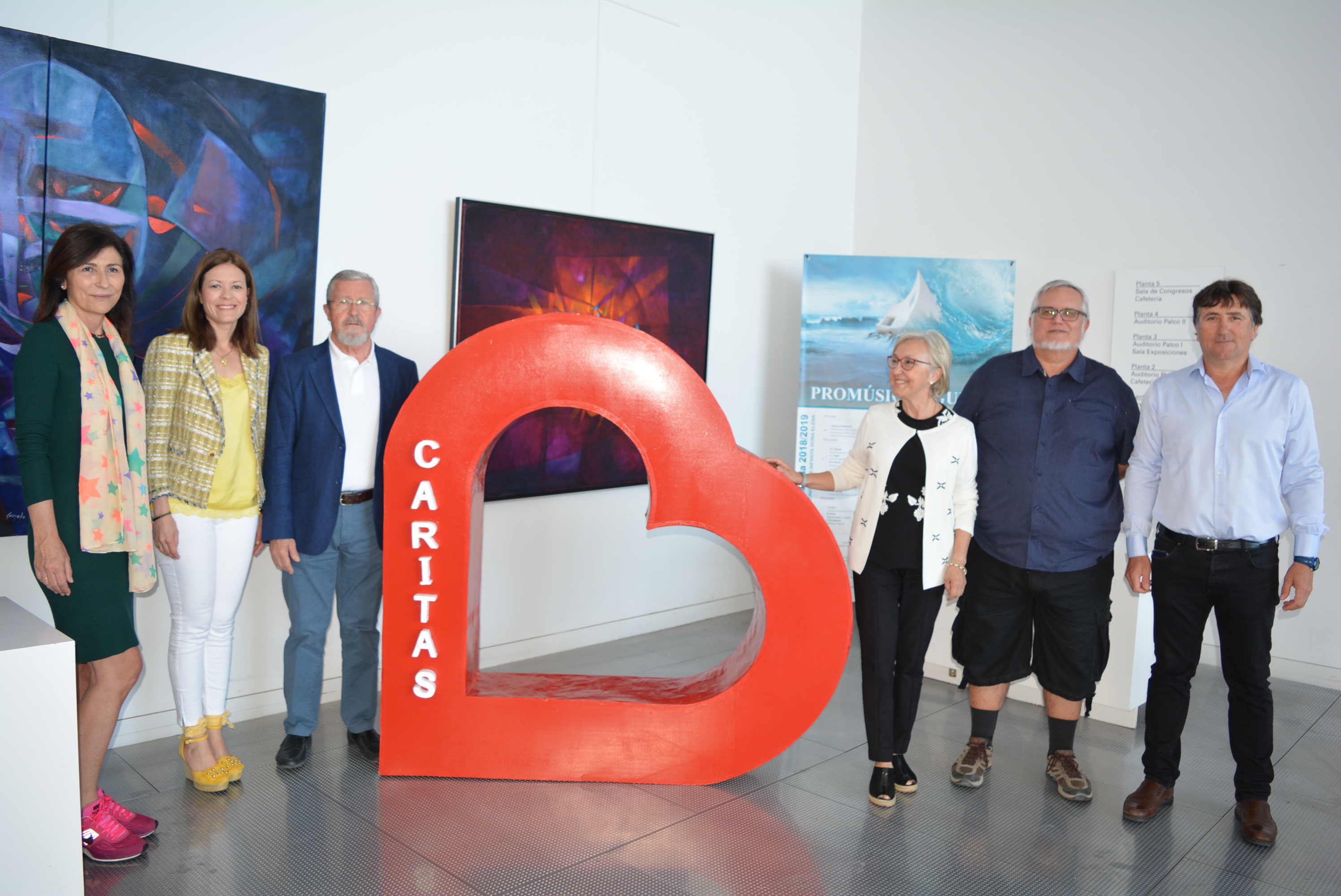 Los alumnos de la Escuela de Hostelería de Cáritas celebran el I Concurso de Gin-Tonic