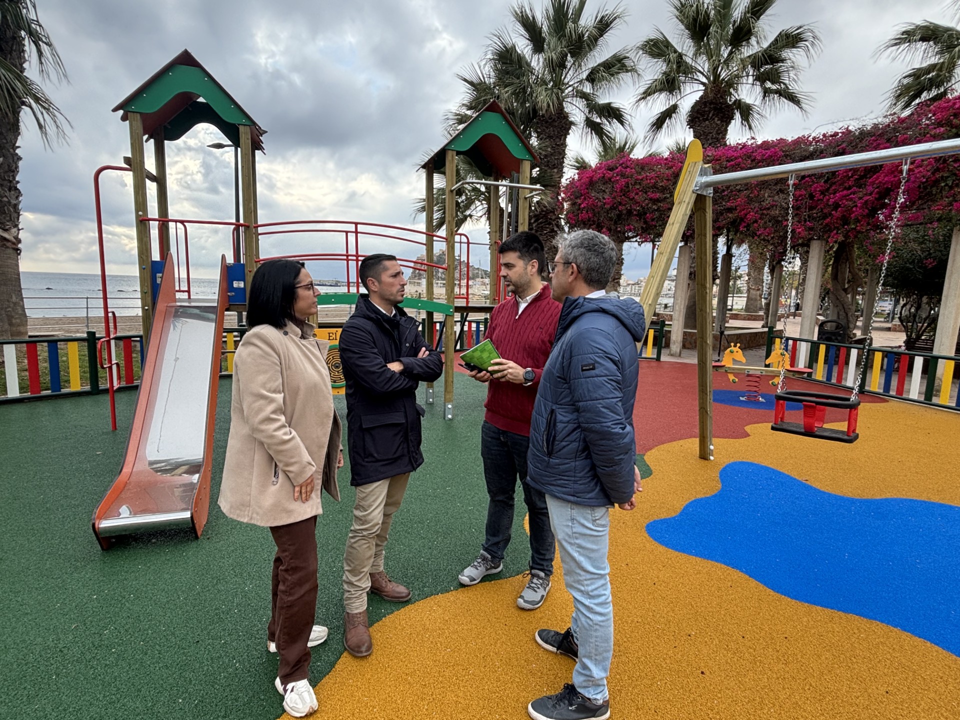 El remanente de tesorería permite la renovación integral del parque infantil de la plaza Miguel Ángel Blaya