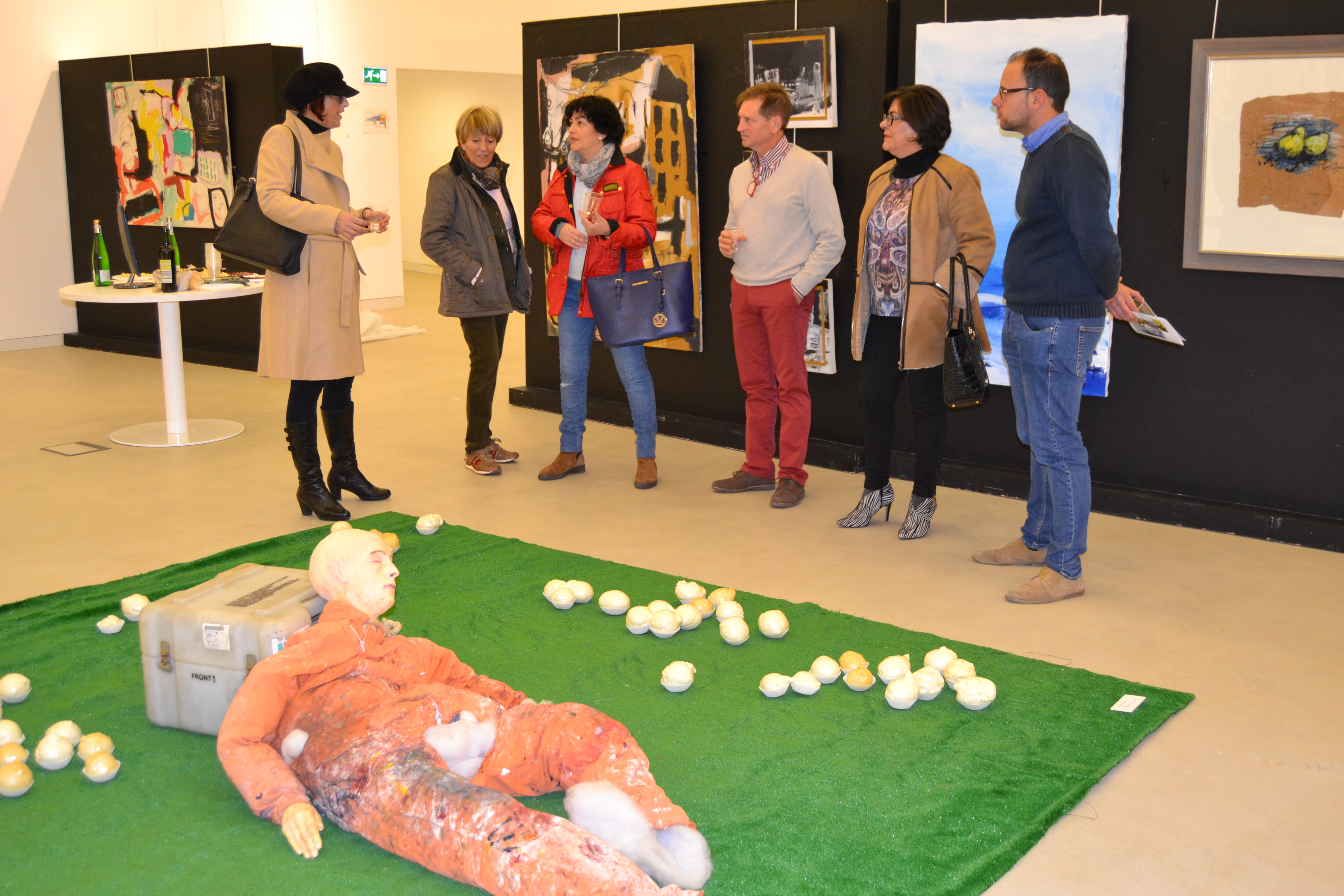 La artista Esperanza Zabala muestra su obra en el Auditorio