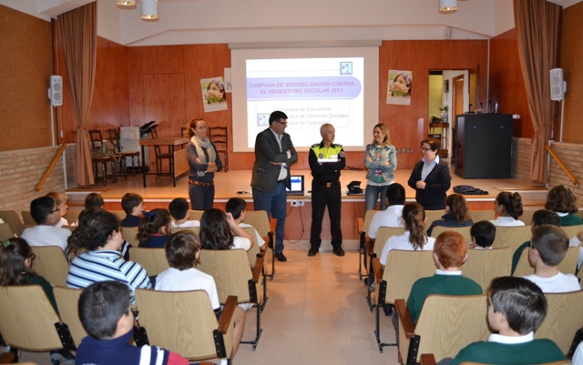 Comienzan en Águilas las jornadas informativas sobre absentismo escolar 