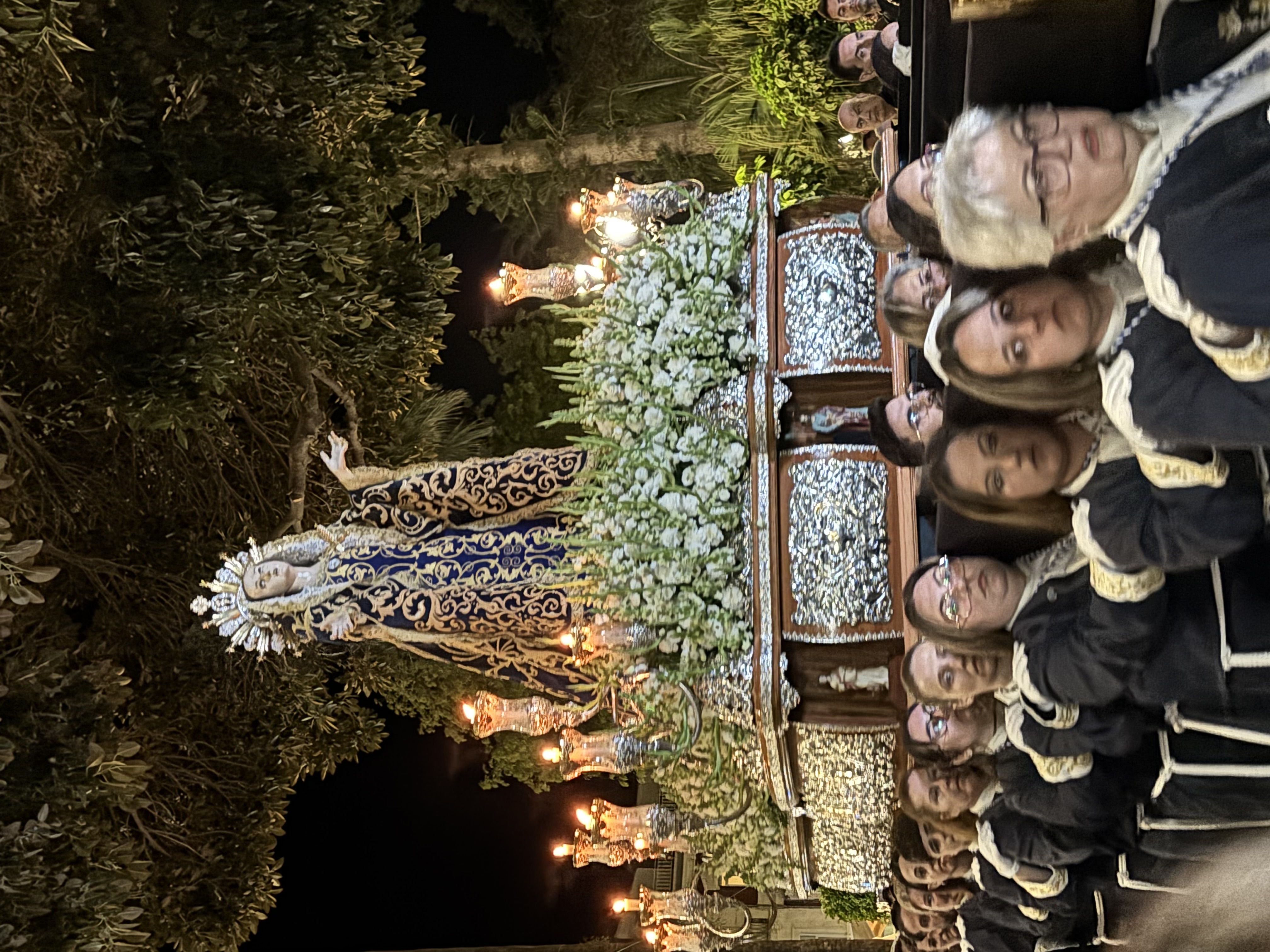 Las cofradías recorren las calles en la jornada del Viernes Santo