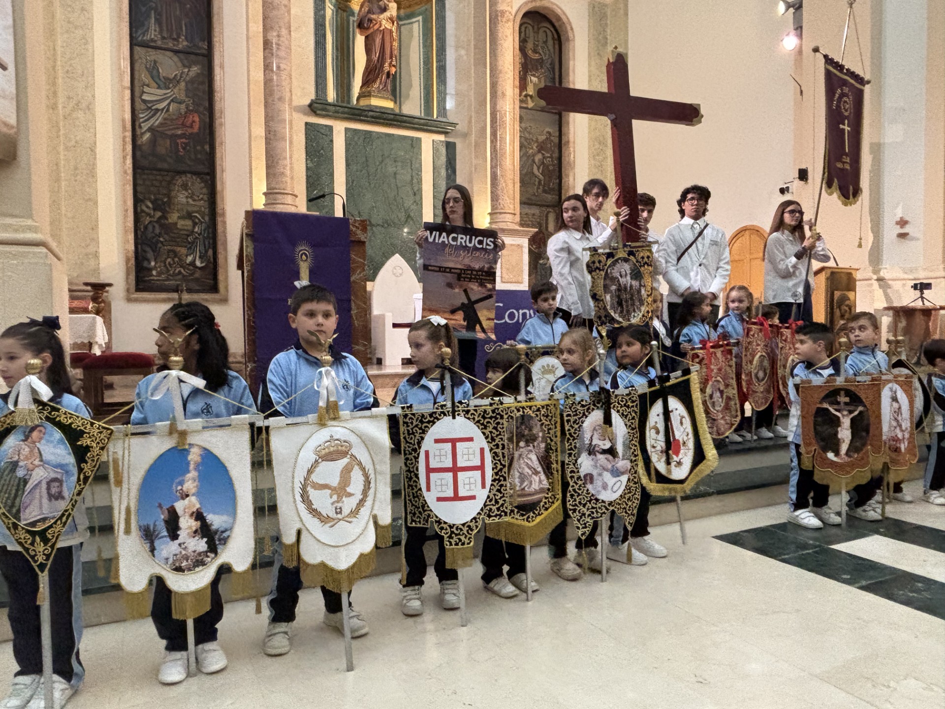 El colegio María Inmaculada presenta la Semana de Pasión del centro