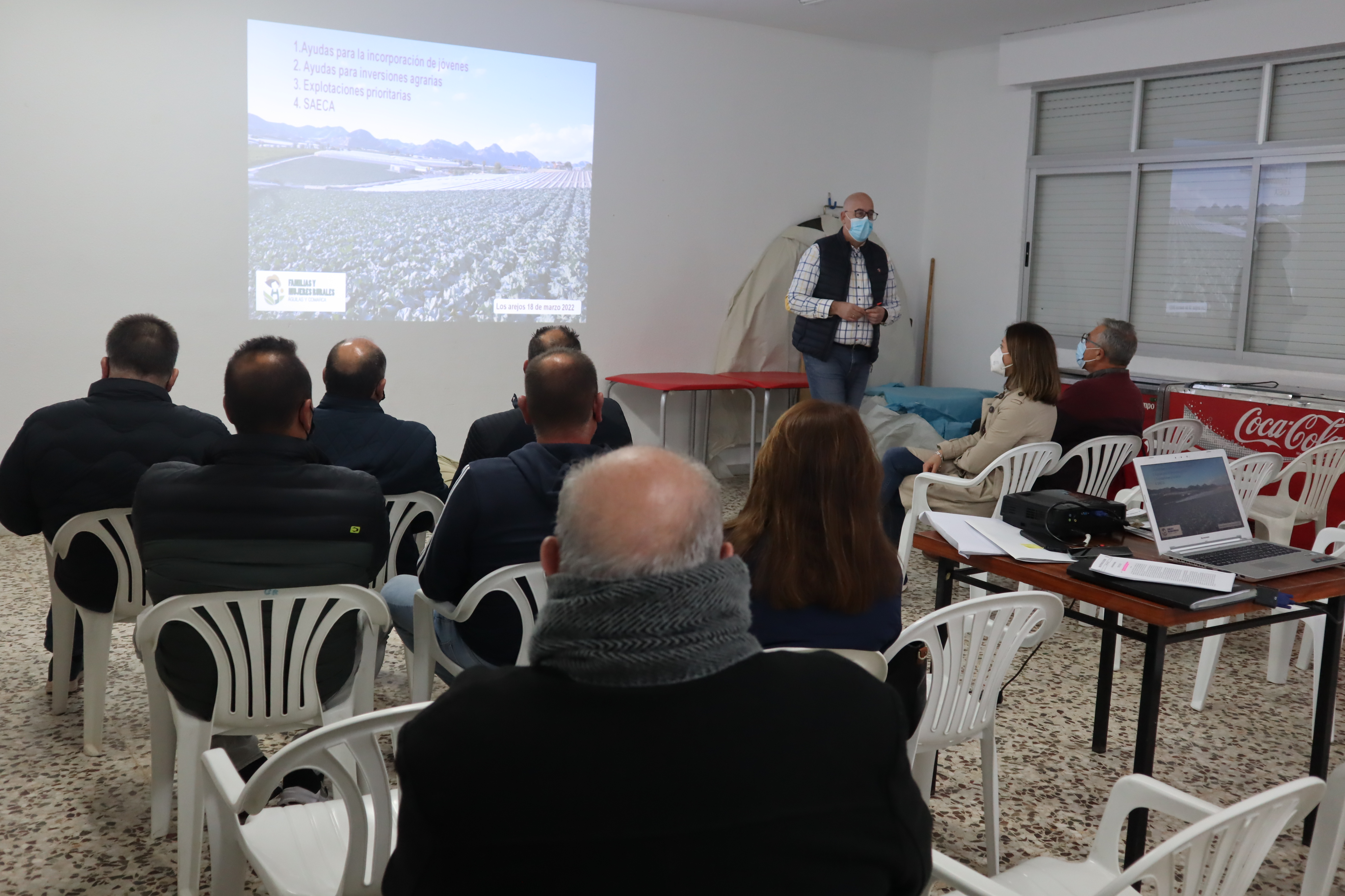 Charla informativa sobre ayudas y beneficios fiscales para agricultores