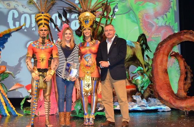 Los concursos de Trajes de Papel y Maquillaje Corporal muestran la originalidad del Carnaval de Águilas