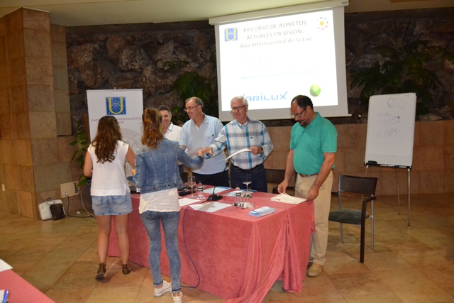 El curso Aspectos actuales en visión se clausuró ayer con el acto de entrega de diplomas