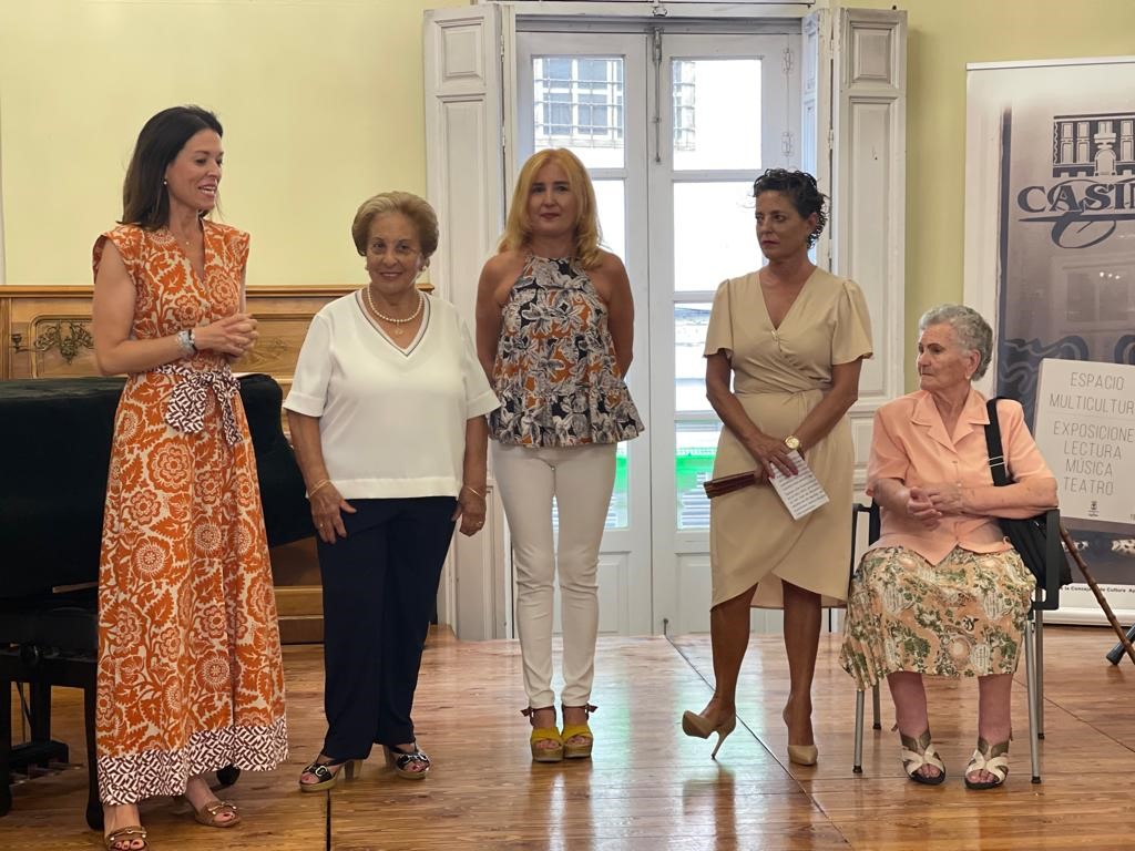 Julia Rubín expone en el Casino hasta el próximo 4 de agosto