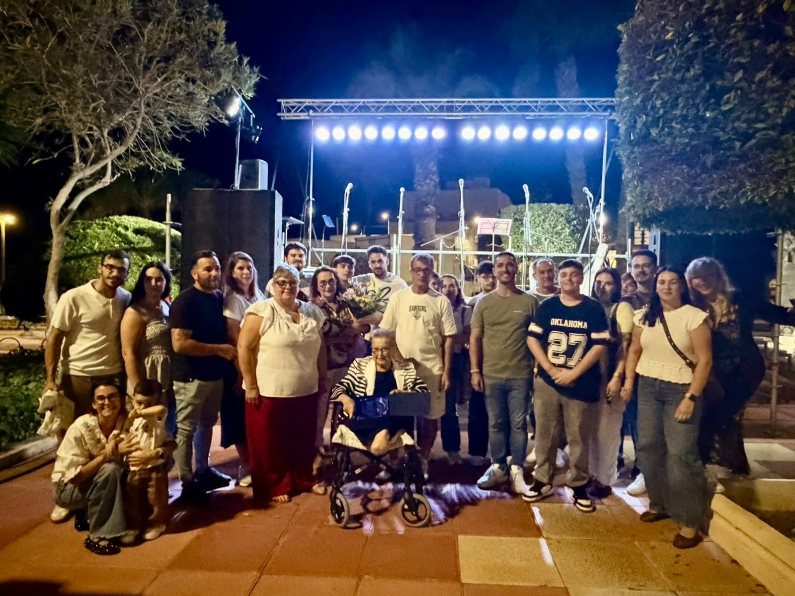 La Loma celebra su tradicional fiesta de barrio con una gran participación vecinal y homenajea a Francisca García Sánchez como Vecina del Año
