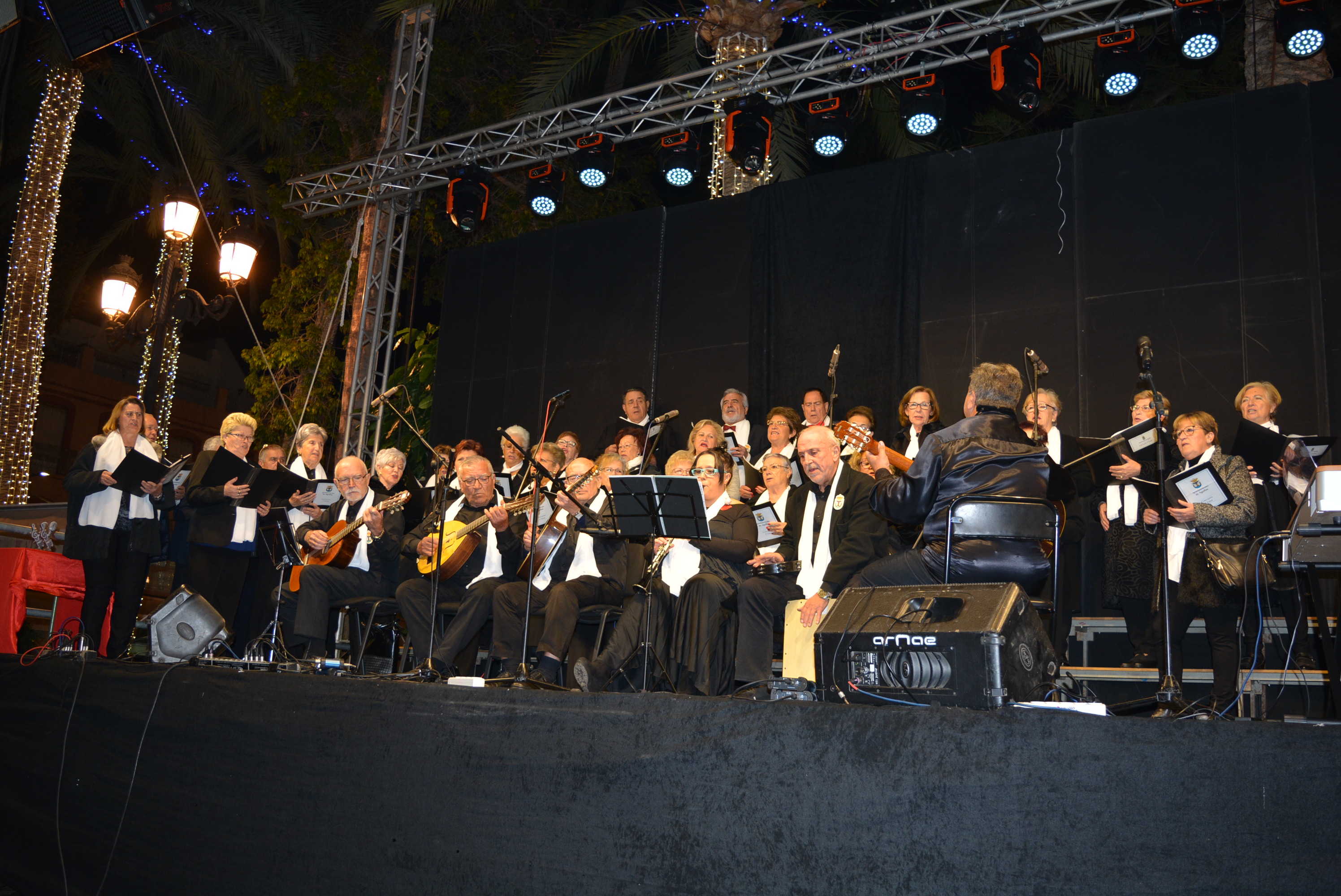 El II Encuentro de Corales en Navidad reúne a seis formaciones sobre el escenario