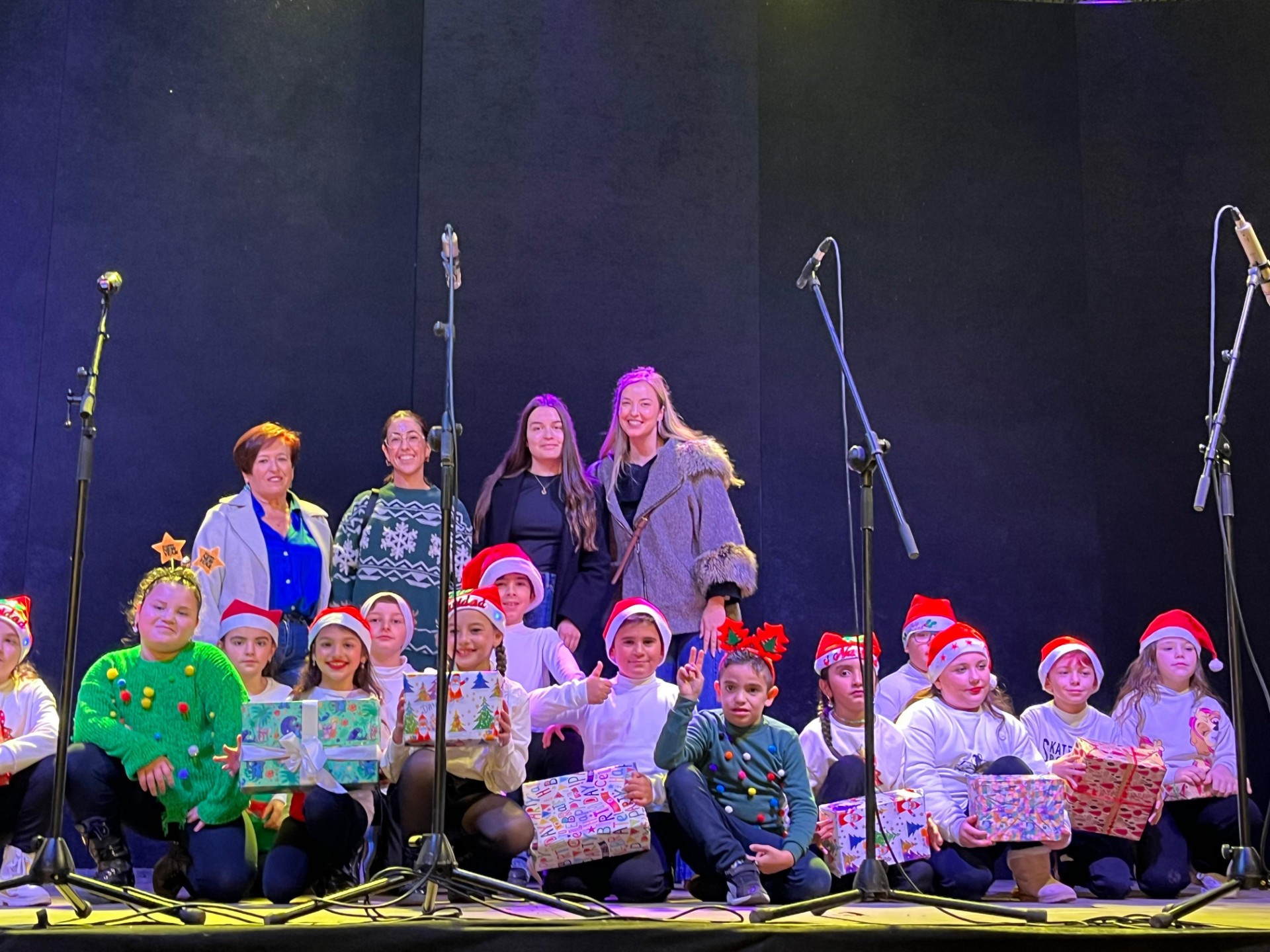 Los escolares aguileños ponen música a la Navidad