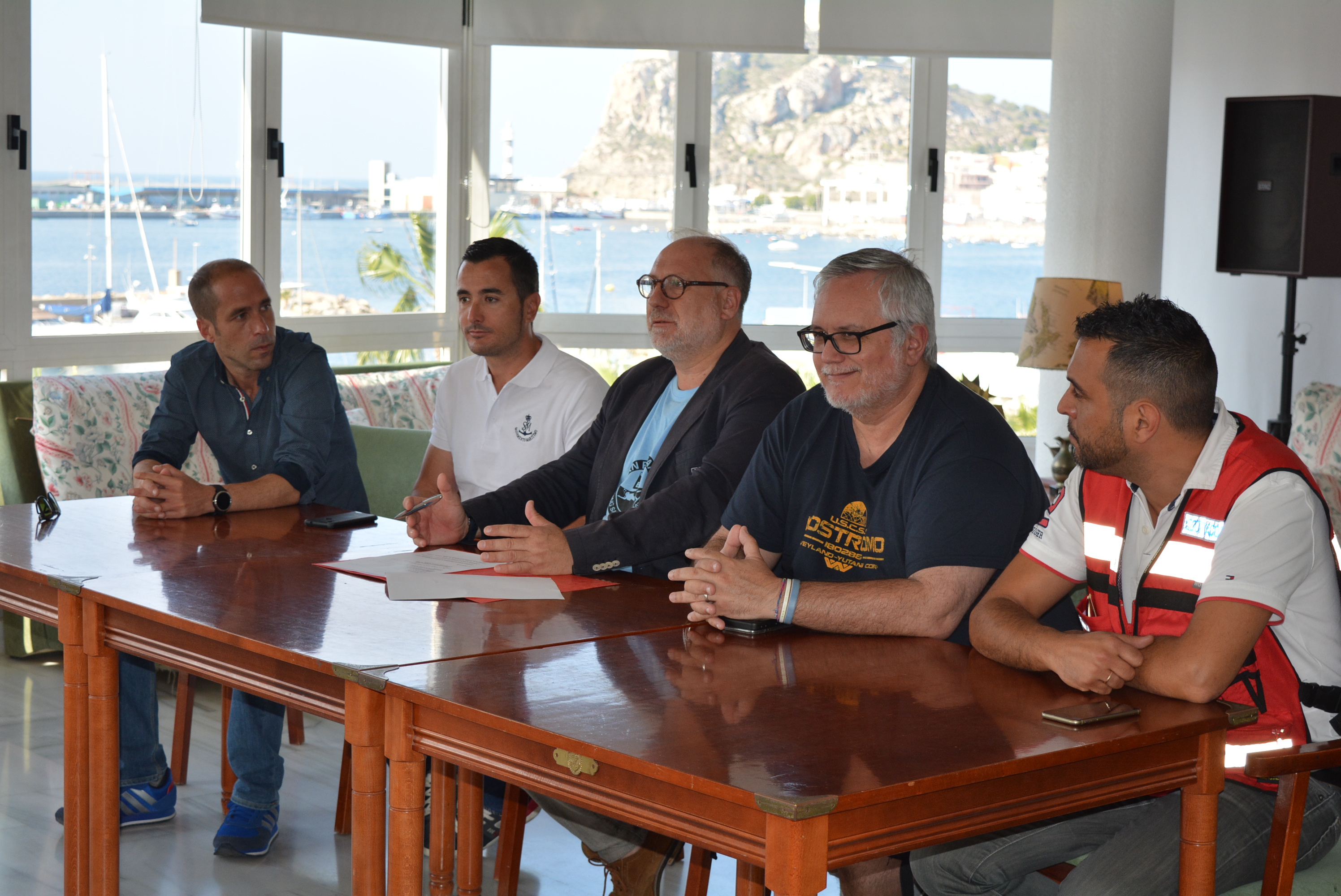 Más de sesenta personas participan en las V Jornadas de Emergencias en el Mar