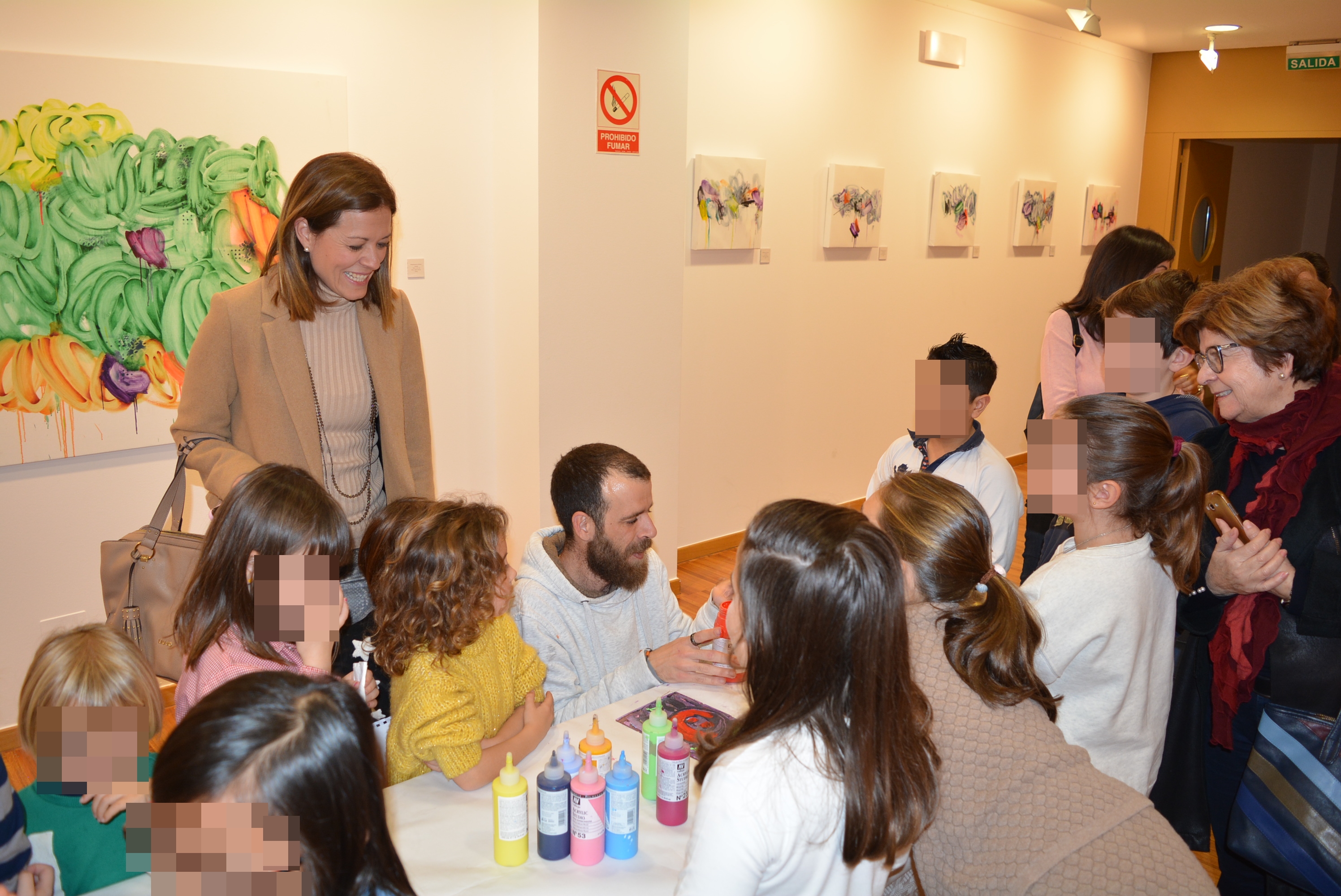 Lorenzo Martínez imparte un taller de pintura gratuito para los más pequeños