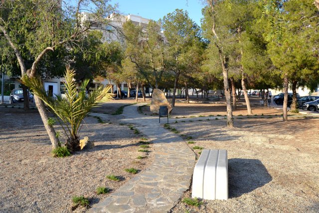 El Ayuntamiento de Águilas finaliza los trabajos de mejora en la “Plaza de la Calle de la U” 