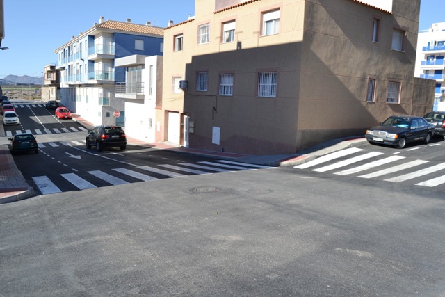 El Ayuntamiento de Águilas concluye las obras de mejora de la calle Jacinto Benavente y aledañas  