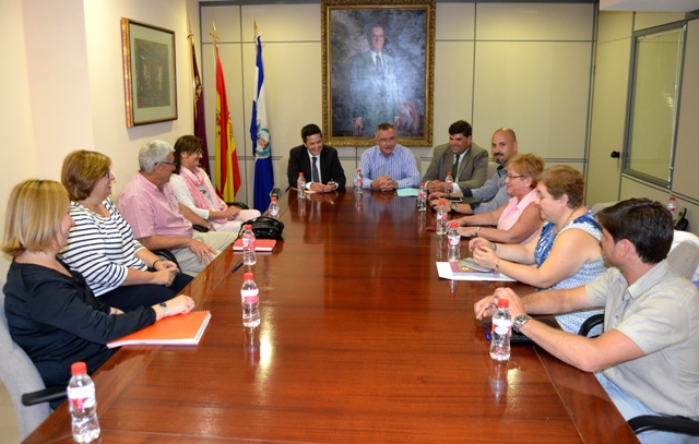 El director general de Calidad Educativa y Recursos Humanos visita Águilas